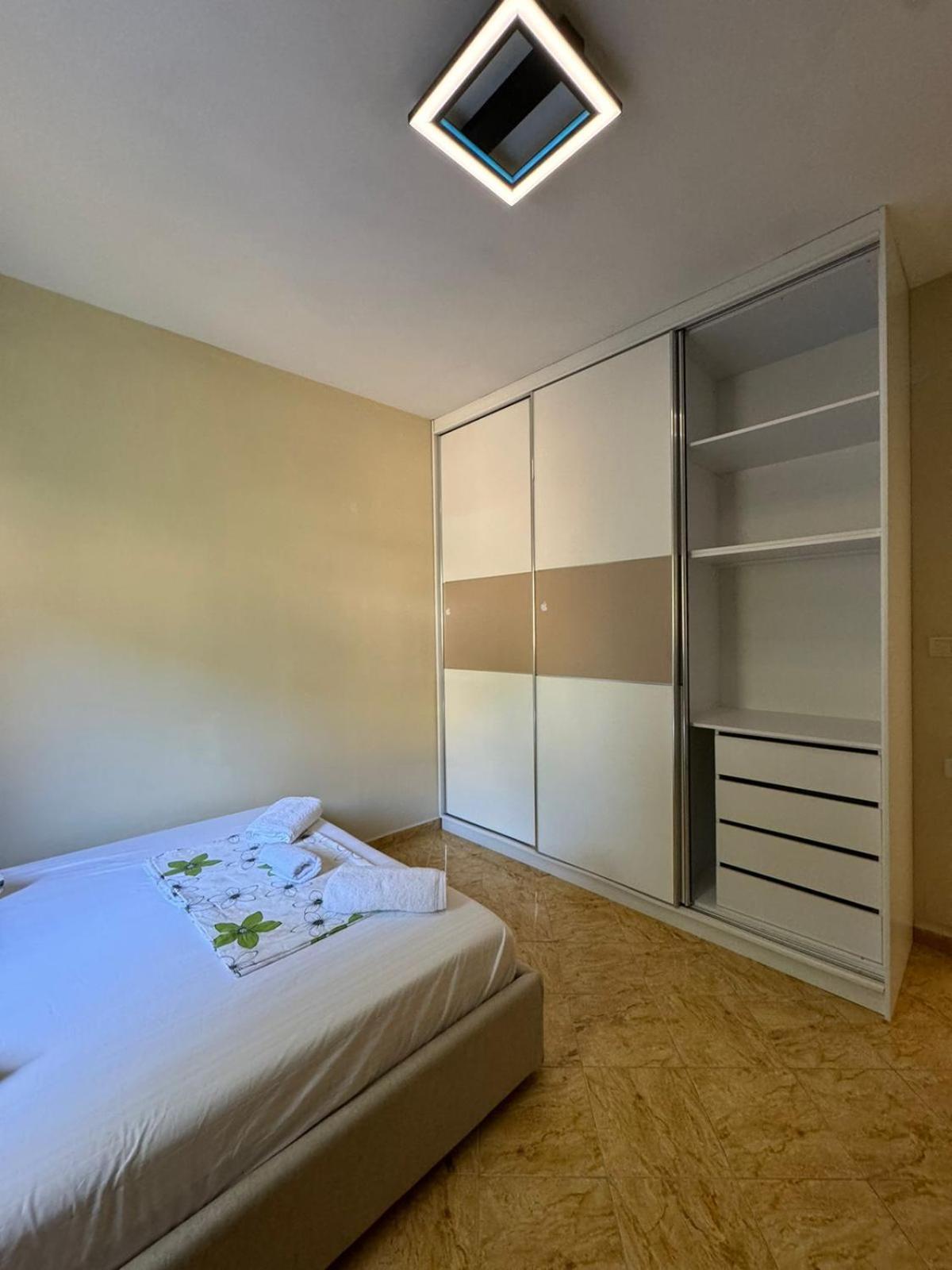 Miri Apartments Sarandë Exterior foto